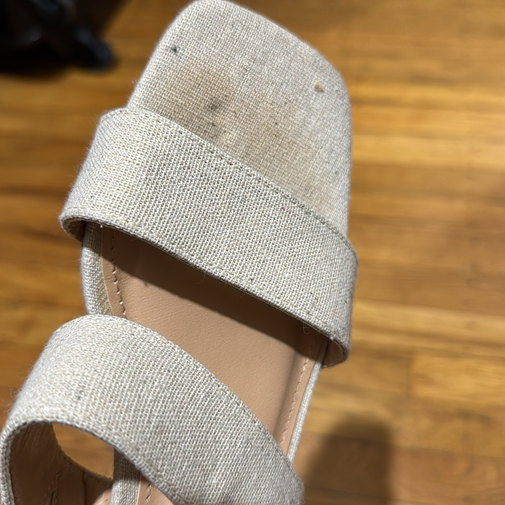 Tan sandals - Picture 8 of 8
